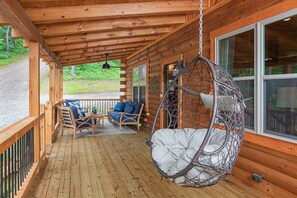 Terrace/patio - Louise's Hideaway by Inn & Spa at Cedar Falls (Logan)