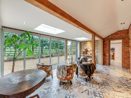 2 bedroom accommodation in Alston, near Preston