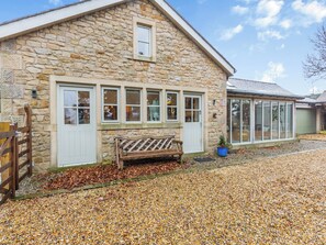 Exterior - 2 bedroom accommodation in Alston, near Preston (Alston, near Preston)