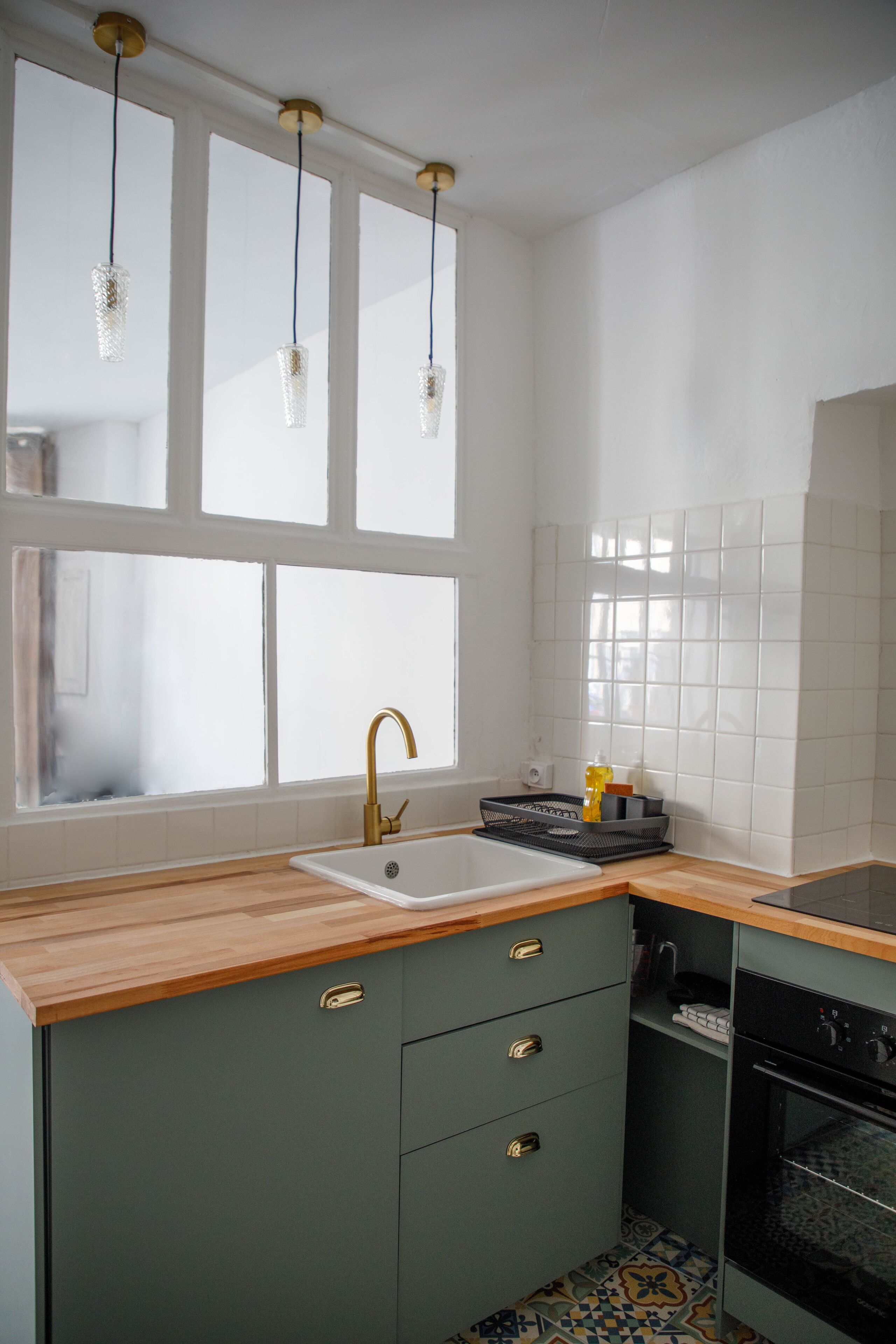 Kylskåp, mikrovågsugn, ugn och spishäll