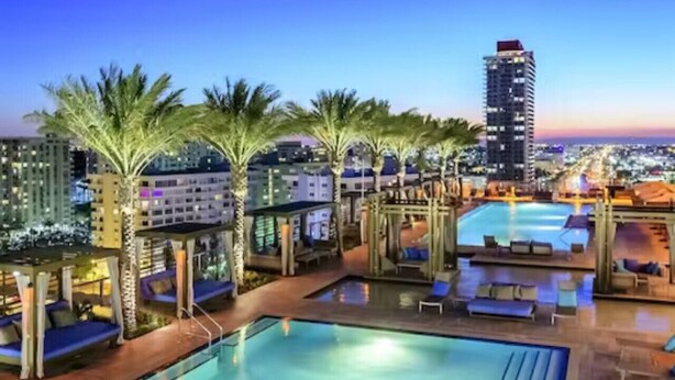 Pool - Breathtaking view 2 bed/2 bath apart (Hollywood)