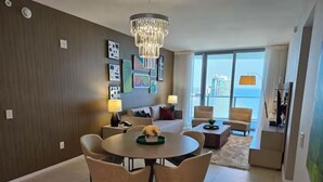 Interior - Breathtaking view 2 bed/2 bath apart (Hollywood)