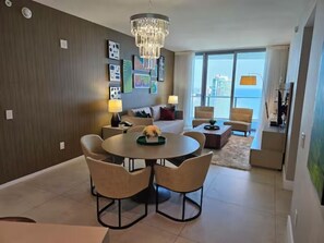 Interior - Breathtaking view 2 bed/2 bath apart (Hollywood)