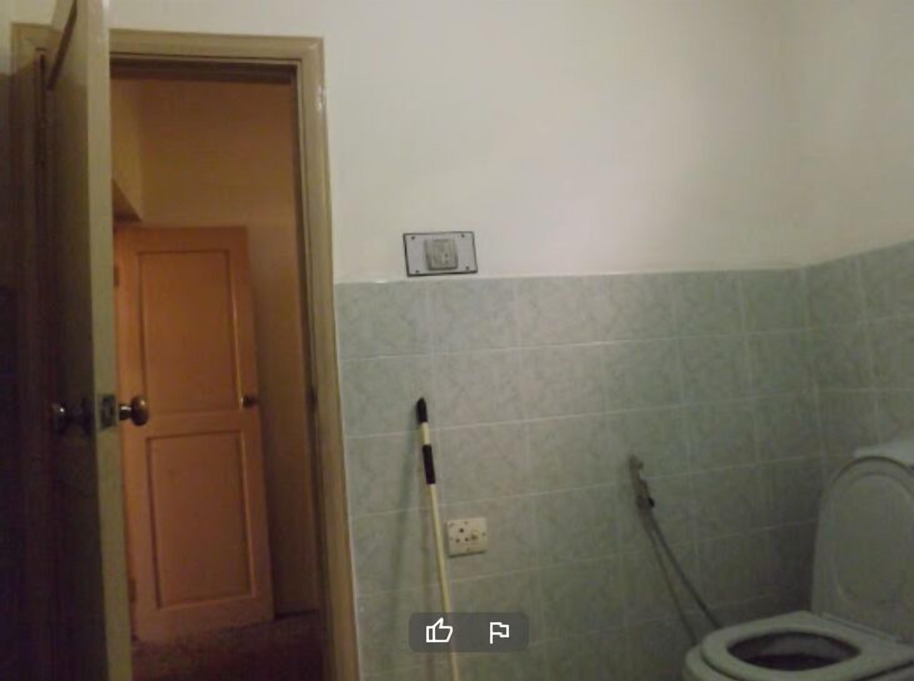 Phòng đôi Deluxe | Phòng tắm | Buồng tắm vòi sen, đồ dùng nhà tắm được thiết kế riêng, khăn tắm 