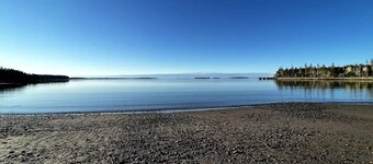 1 Bedroom cottage on the water with amazing views Cole Harbour Guysborough