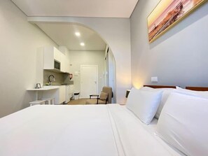 1 bedroom, iron/ironing board, travel crib, WiFi - Canto Doce Portela - A (Setúbal)
