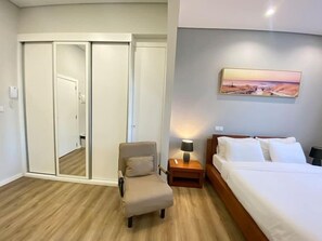 1 bedroom, iron/ironing board, travel cot, WiFi - Canto Doce Portela - A (Setúbal)