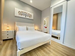 1 bedroom, travel cot, WiFi, bed sheets