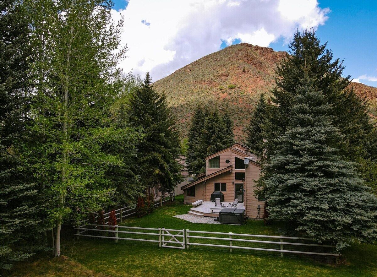 Sun Valley Luxe: Dog-Friendly Yard, Hot Tub!