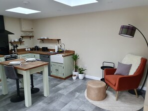 Private kitchen - Spacious and Charming Retreat in Pitlochry! (Pitlochry)