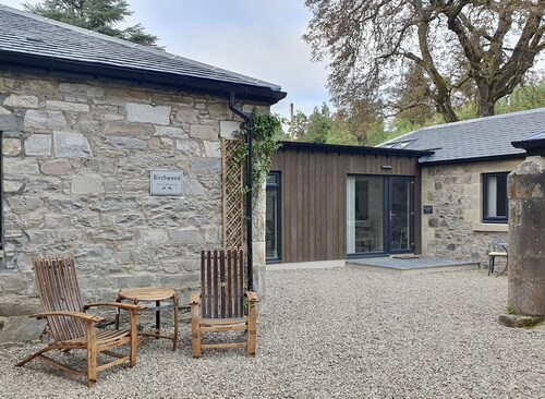 Spacious and Charming Retreat in Pitlochry!
