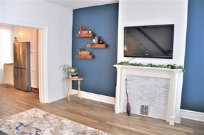 Interior - “The Marauder's Flat,” Harry Potter-themed!10 guests, family-friendly! (Philadelphia)