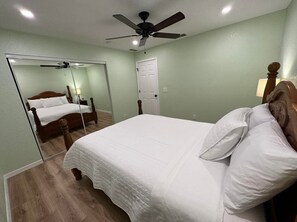 3 Schlafzimmer, Schreibtisch, Bügeleisen/Bügelbrett, kostenloses WLAN