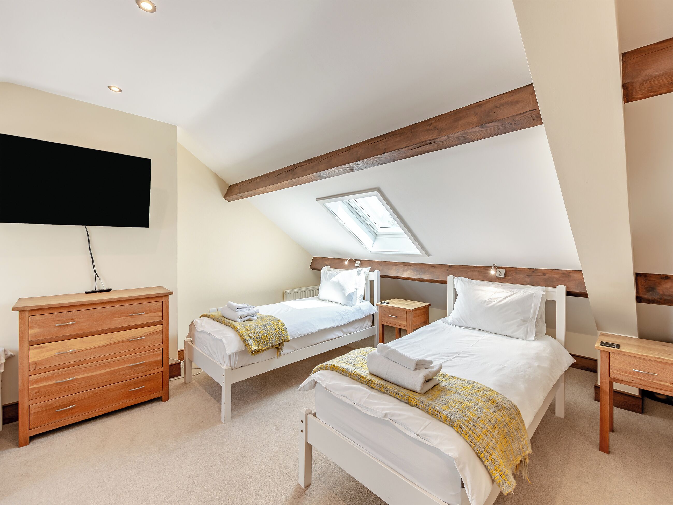 4 chambres, accès au Wi-Fi (inclus), literie fournie
