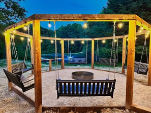 Property grounds - The Grove - Newly Renovated Large Cabin, All King Suites, Great Outdoor Space (Logan)