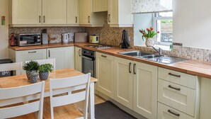 Unclassified image, 5 of 13, button - 2 bedroom accommodation in Aysgarth, near Leyburn (Aysgarth, near Leyburn)