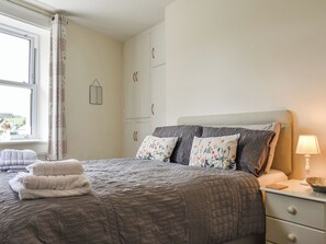 2 多间卧室、免费 WiFi、床单