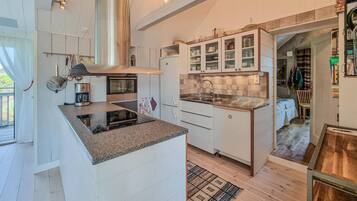 Réfrigérateur, lave-vaisselle, cafetiÚre/bouilloire