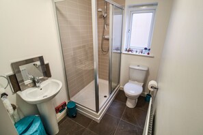 Haartrockner, Seife, Toilettenpapier