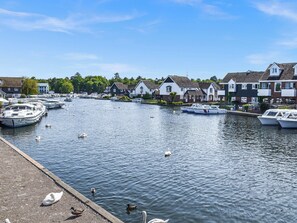Marina - 2 bedroom accommodation in Wroxham (Wroxham)
