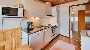 Køleskab, ovn, kogeplade, opvaskemaskine