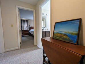 Room - Experience Serene Nostalgia at Sadie's Place: A Charming West Barnstable Retrea (Barnstable)