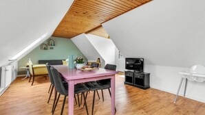 TV - 3 bedroom nice apartment in Allinge (Allinge)