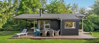 Nice home in Sjællands Odde with WiFi