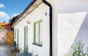 Outdoor dining - Awesome apartment in Visby with kitchen (Visby)