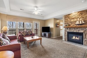 Smart TV, fireplace