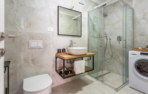 Douche, séchoir à cheveux