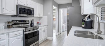 Carrollton Retreat – Pet-Friendly, Sleeps 8!
