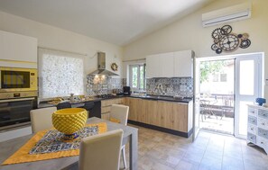 Kühlschrank, Herdplatte, Geschirrspüler