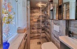 Shower - Beautiful apartment in Bohus-Malmön (Bohus-Malmön)