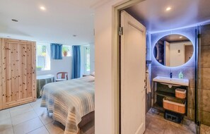 2 bedrooms, free WiFi, bed sheets - Beautiful apartment in Bohus-Malmön (Bohus-Malmön)