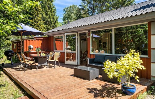 Lovely home in Strøby with WiFi