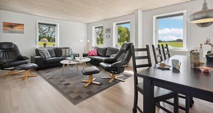 Cozy home in Skærbæk with kitchen