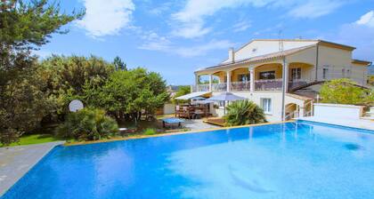 2 bedroom cozy home in Rousset les Vignes