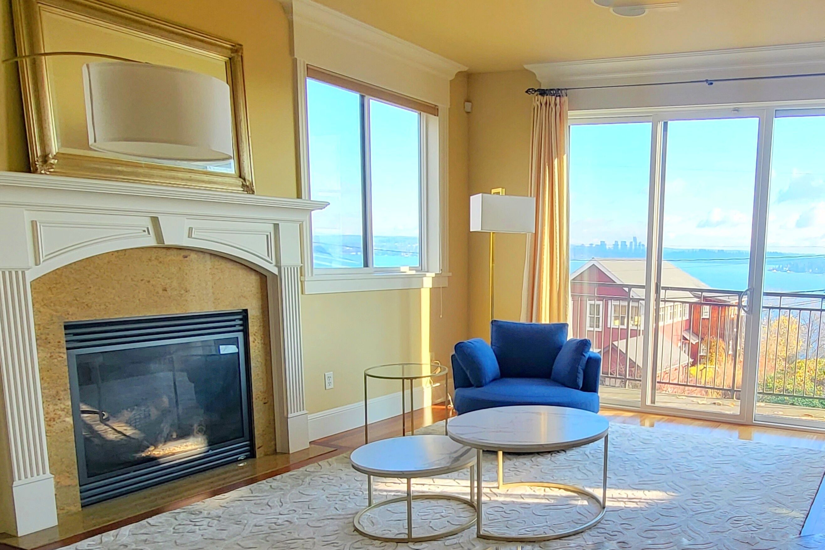 Seattle oasis centrally located with lovely views of Lake Washington