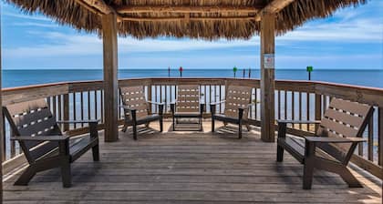 Serene Oceanfront Keys Condo