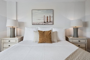 2 bedrooms, iron/ironing board, travel crib, WiFi - Serene Oceanfront Keys Condo (Tavernier)