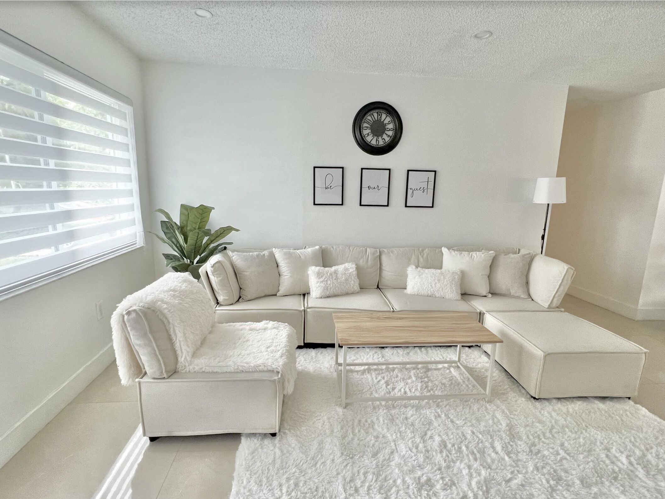 Comfy Retreat Near Guitar Hotel w/ firepit, coffee bar, -- fully stocked!