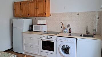 Réfrigérateur, four, grille-pain