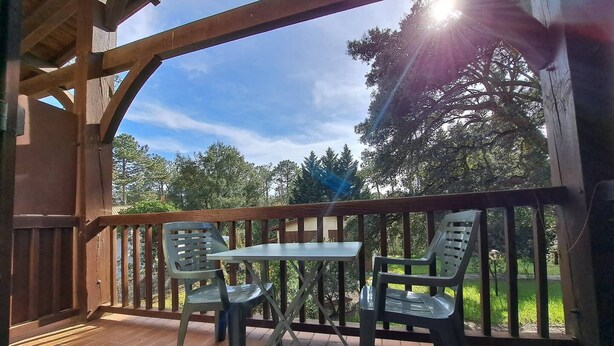 Outdoor dining - Studio near Contis beach (LIT ET MIXE)