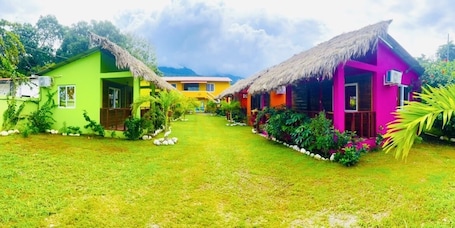 Front of property. Hotel vista al cayo