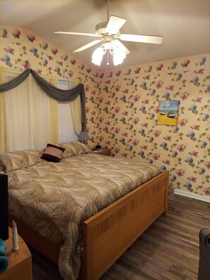 3 عدّة غرف نوم ومكواة/لوح كي وواي فاي مجانًا وملاءات أسرّة