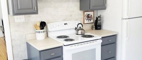 Frigorífic, microones, forn i placa de cuina