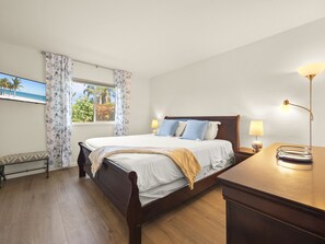 2 habitaciones, escritorio, tabla de planchar con plancha y wifi gratis 