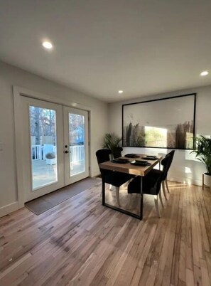 Dining - Spacious and welcoming home (East Hampton)