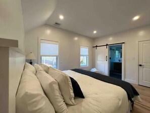 2 bedrooms, WiFi, bed sheets - Spacious and welcoming home (East Hampton)